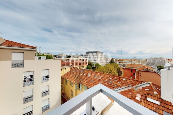 Apartment — Nice