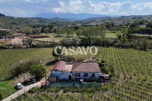 Villa — Miglianico